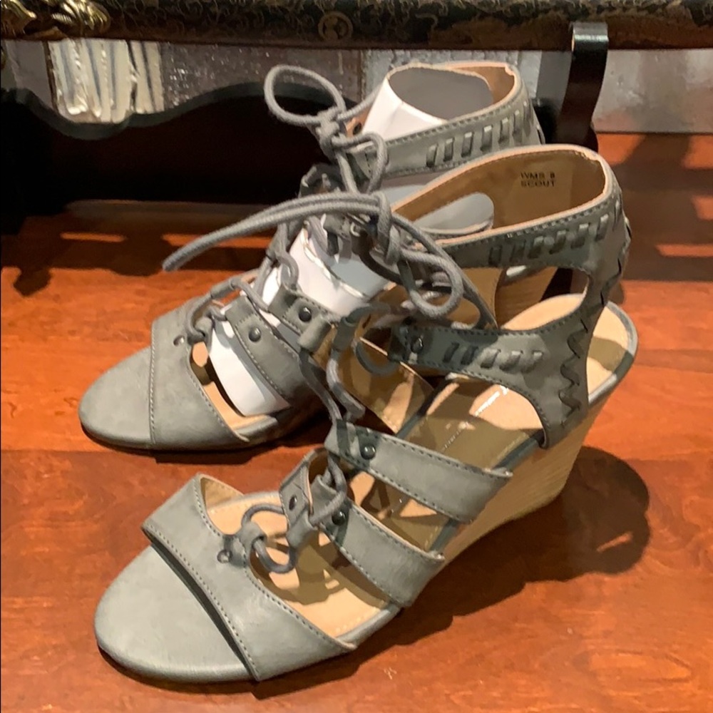 Sandals - Picture 2 of 7